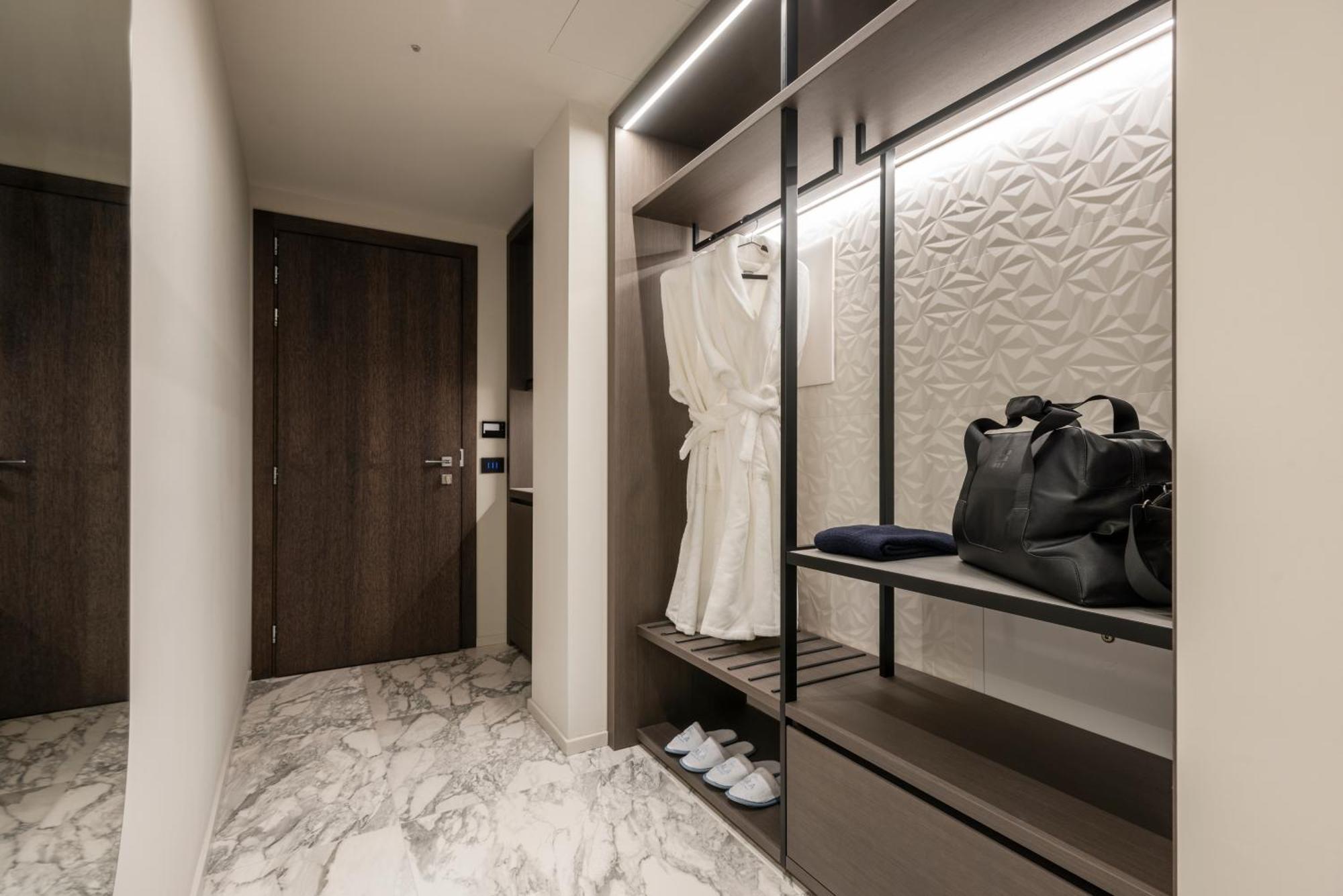Deluxe Junior Suite Lake View