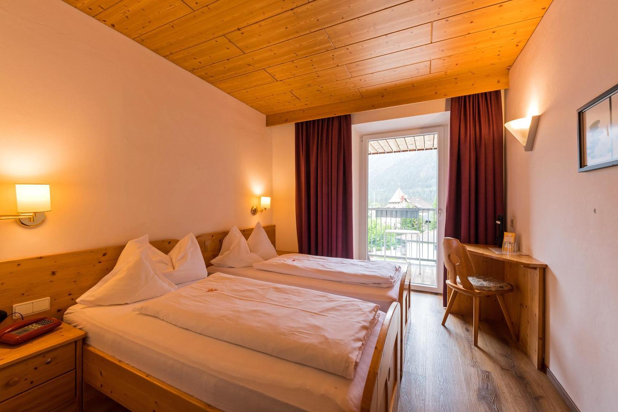 Kleines Doppel-/Zweibettzimmer