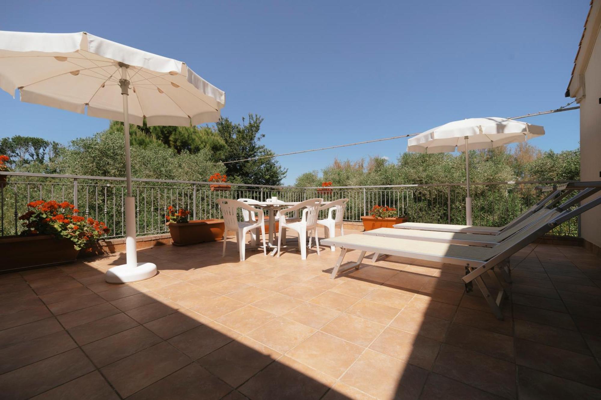 Apartment Terrace,1589638137:JPEG