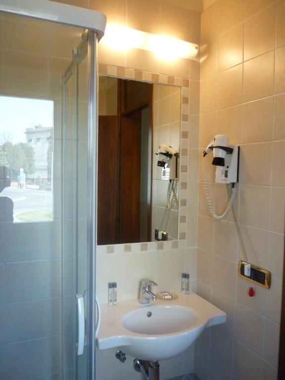 Single Room,395267130:JPEG