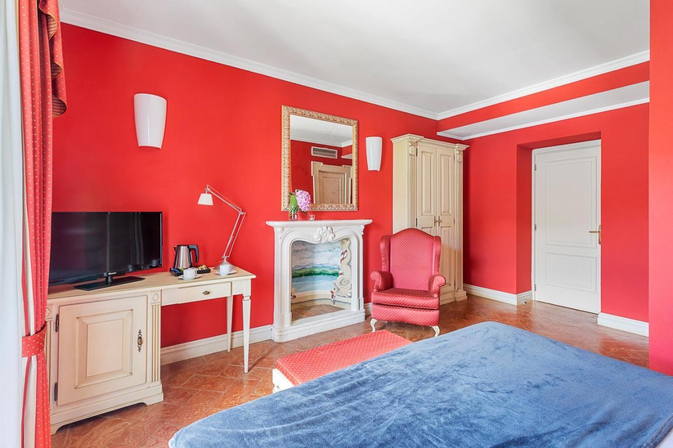 Standard Twin Room Lake View