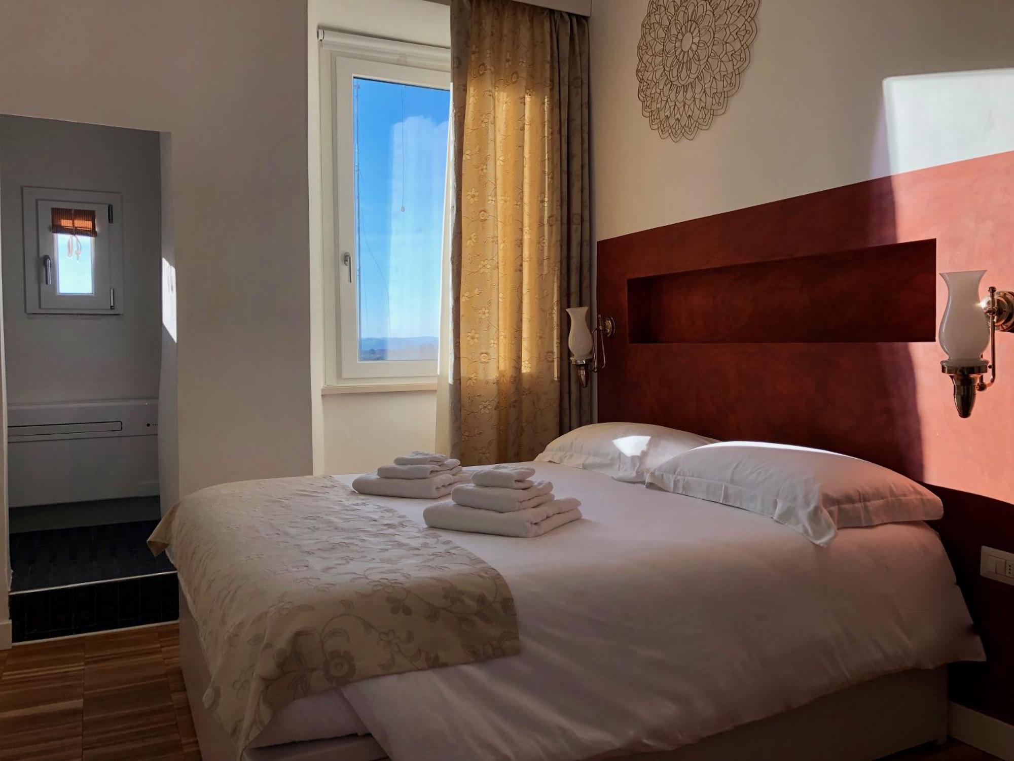 Double Room,1033593815:JPEG