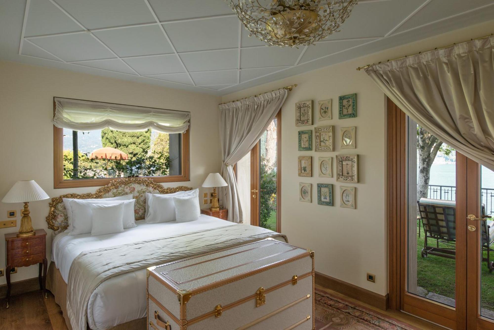 Double or Twin Room with Lake View