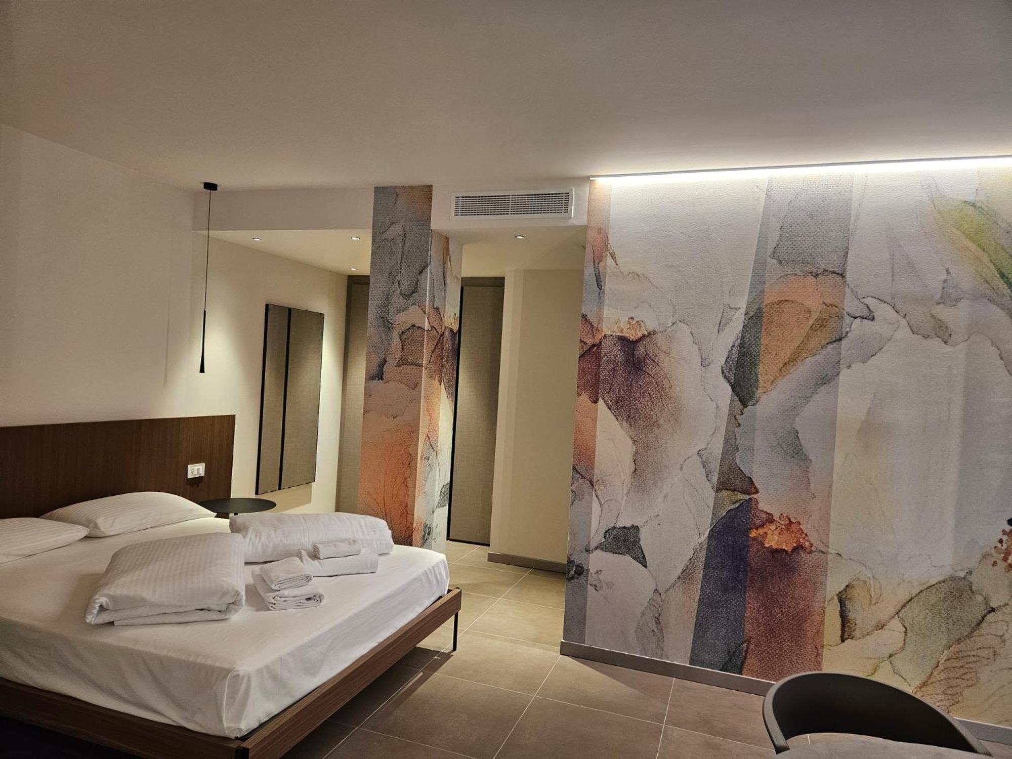 Studio,1597547430:JPEG