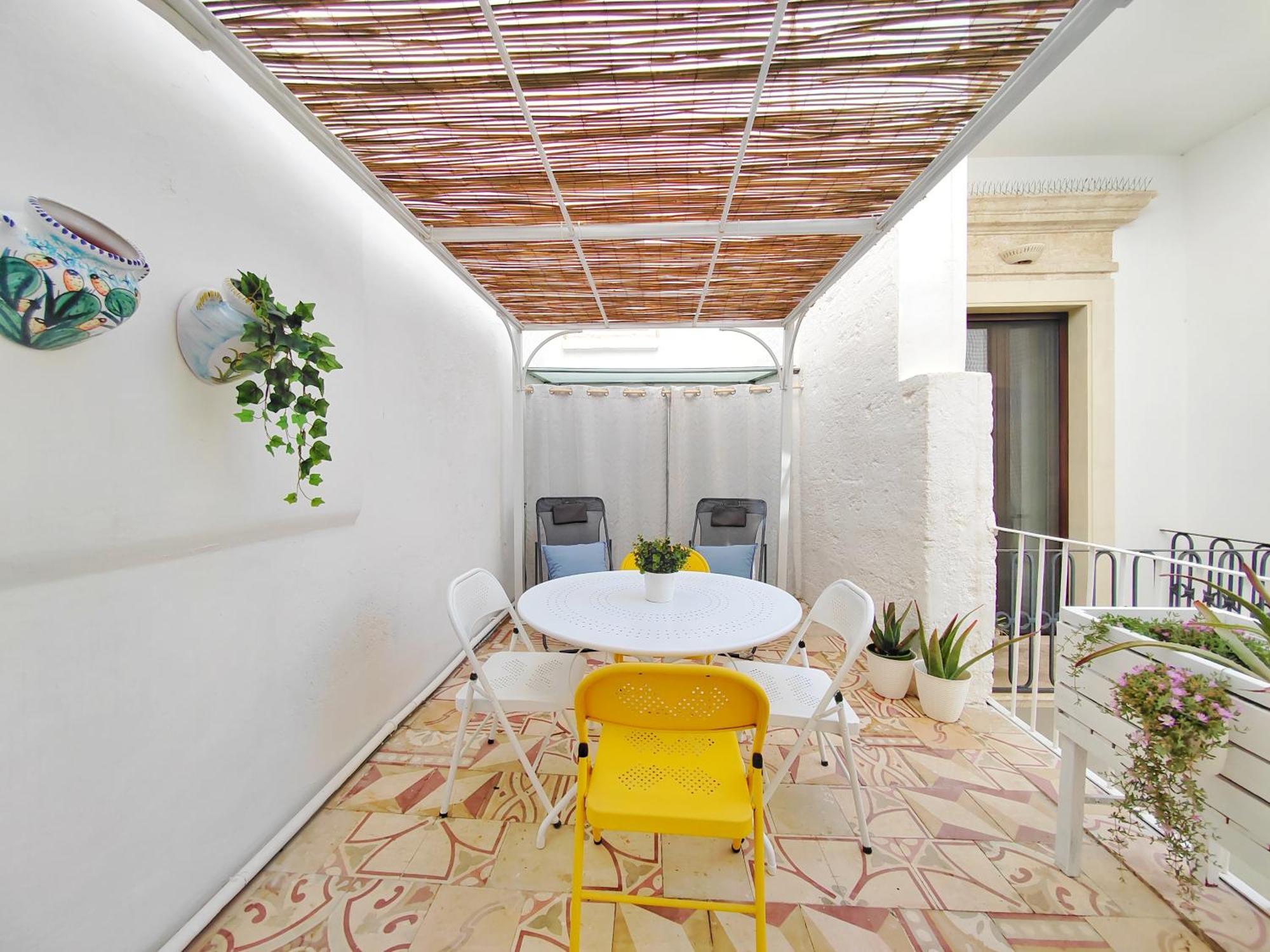 One-Bedroom Apartment with Balcony and City View - Annex