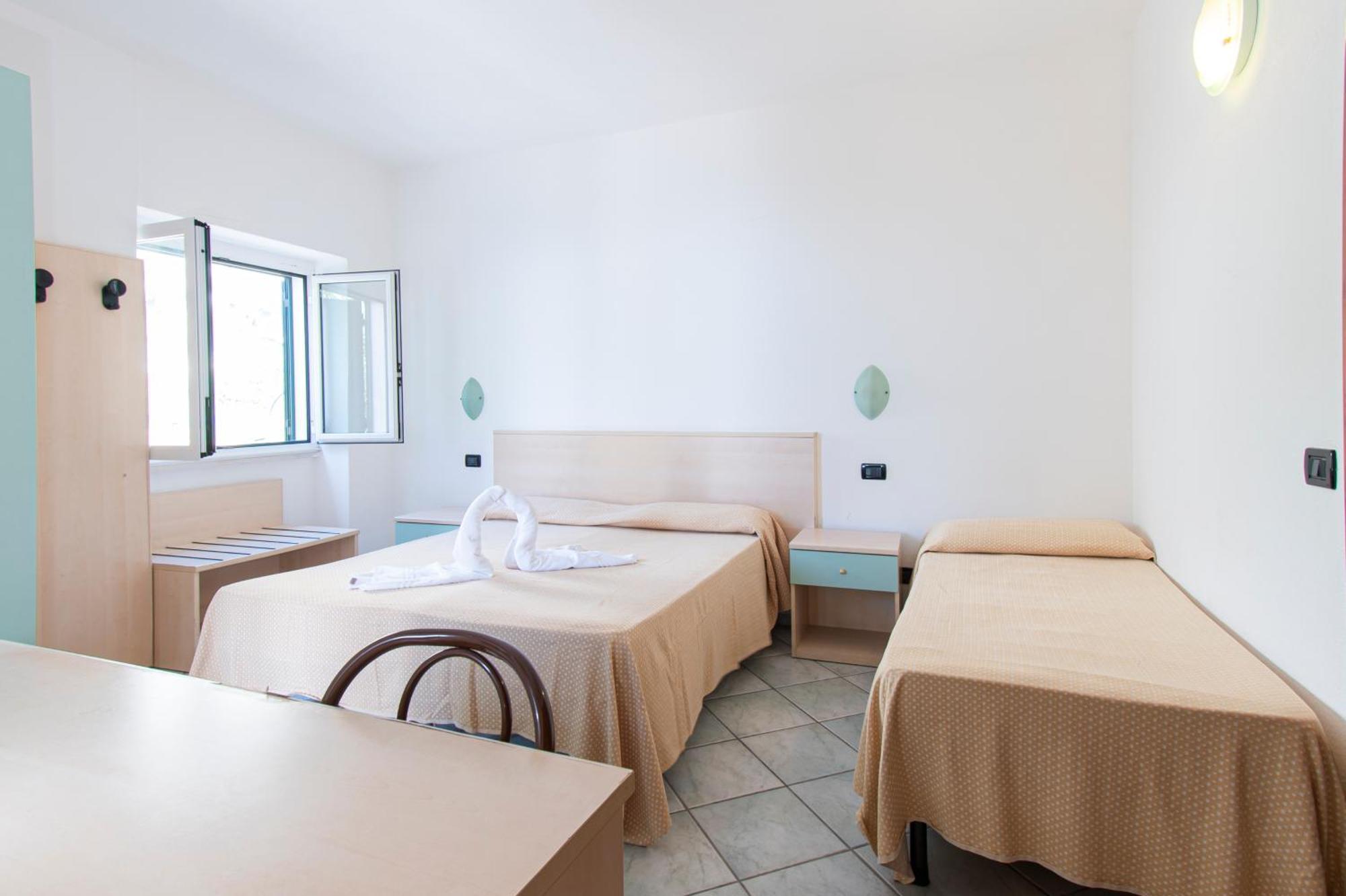 Double or Twin Room,1592844533:JPEG