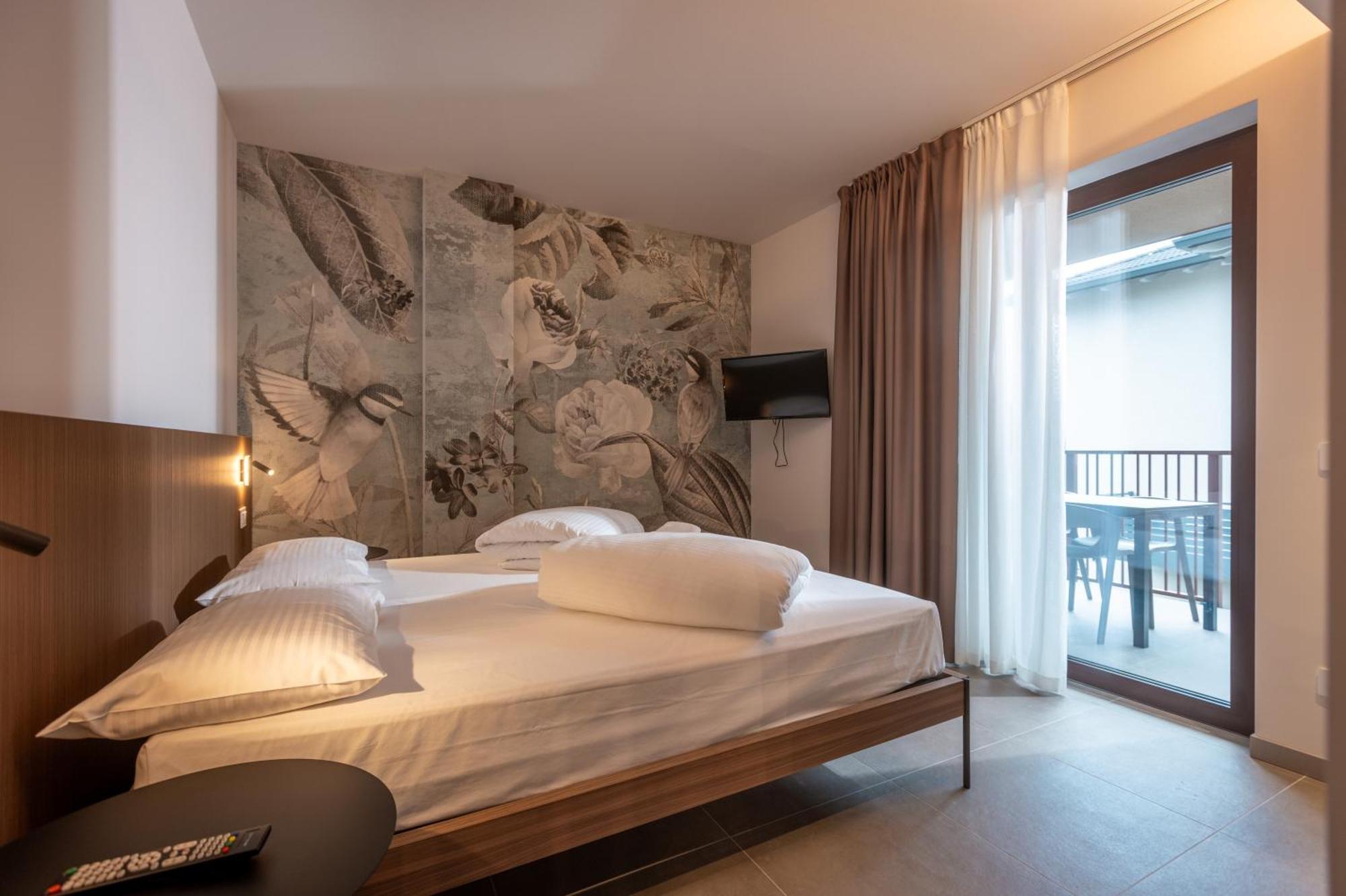 Two-Bedroom Suite,1592876616:JPEG