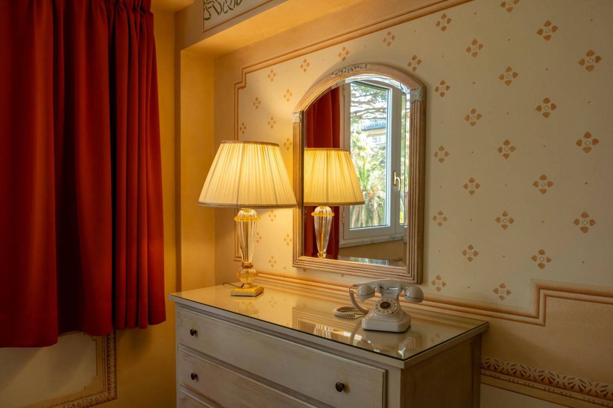 Junior Suite,1593656646:JPEG
