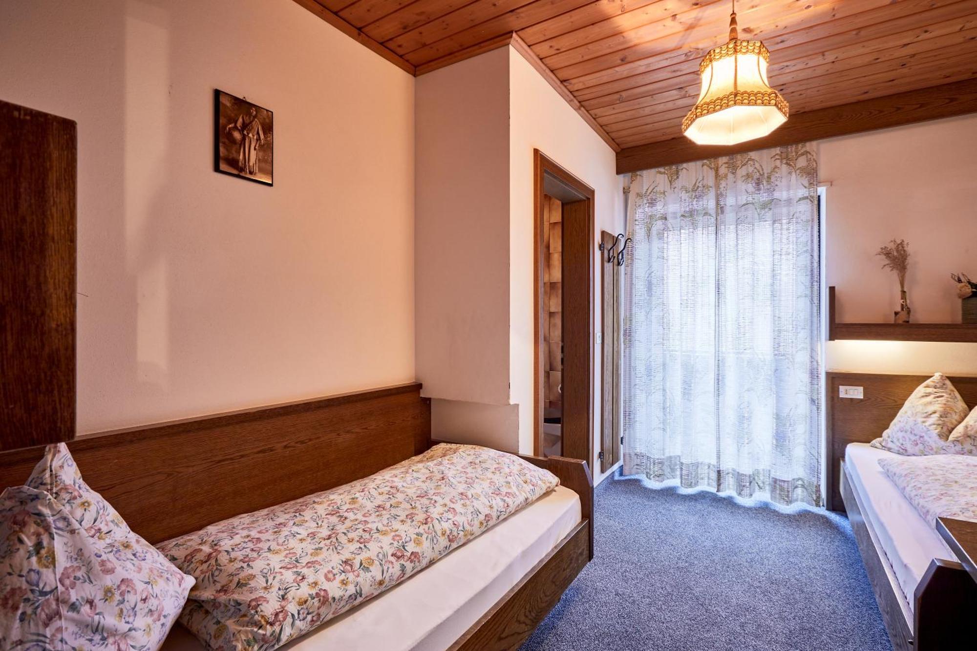 Single Room,1593663468:JPEG