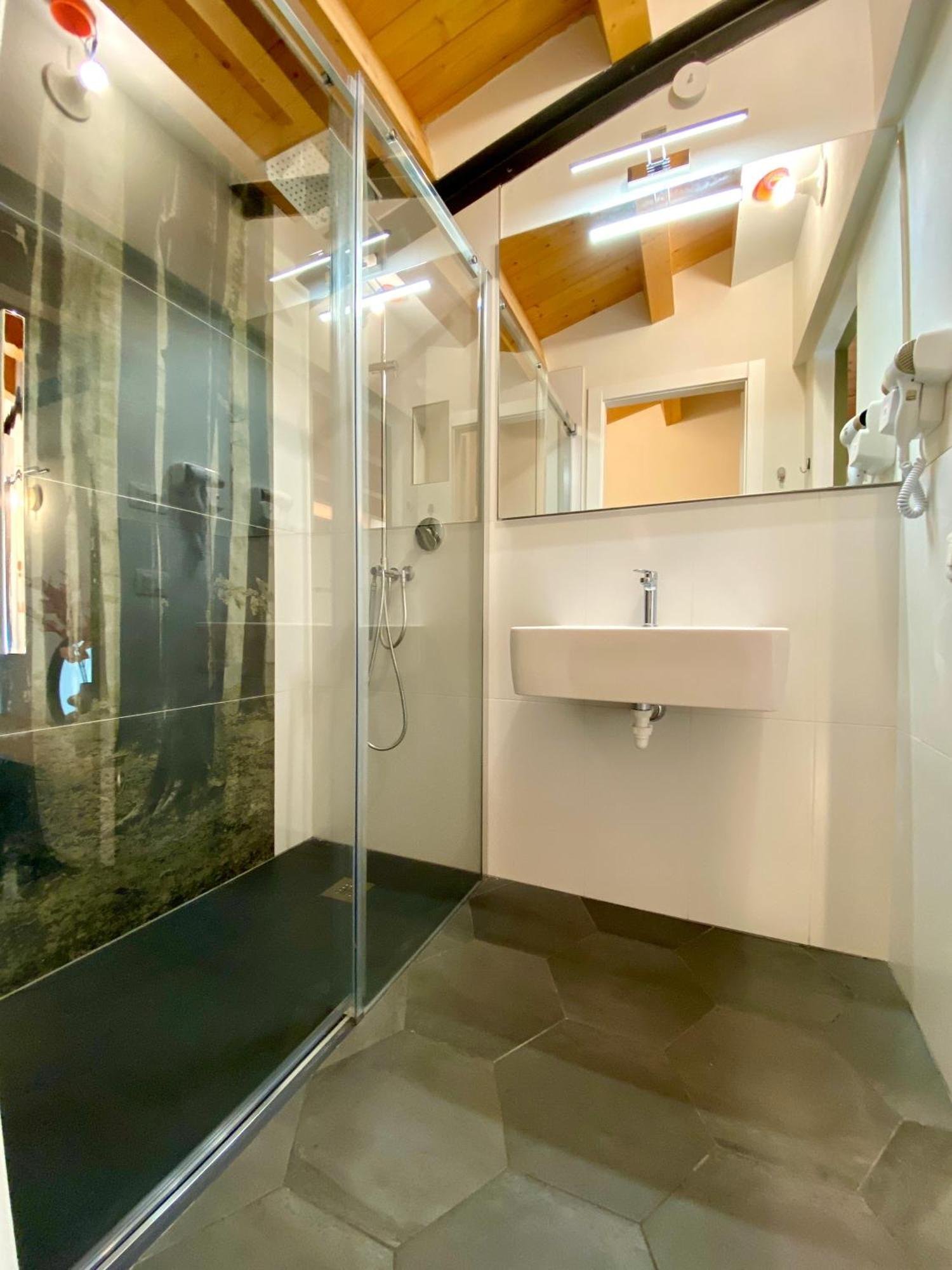 Double Room Private Bathroom