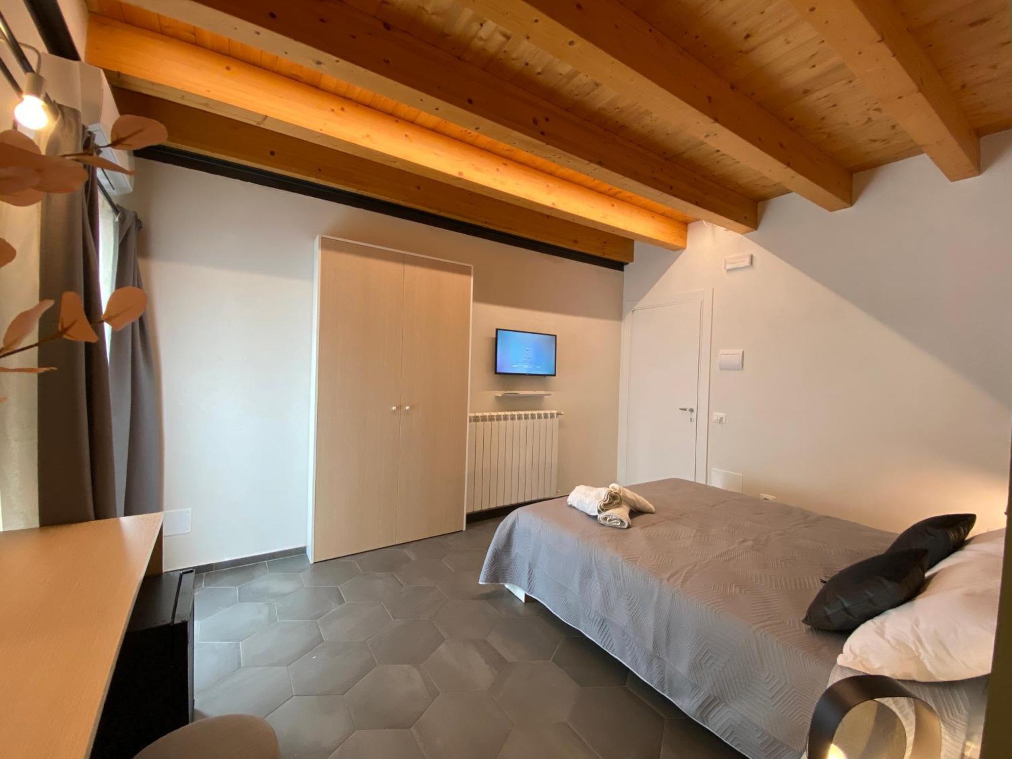 Double Room Private Bathroom