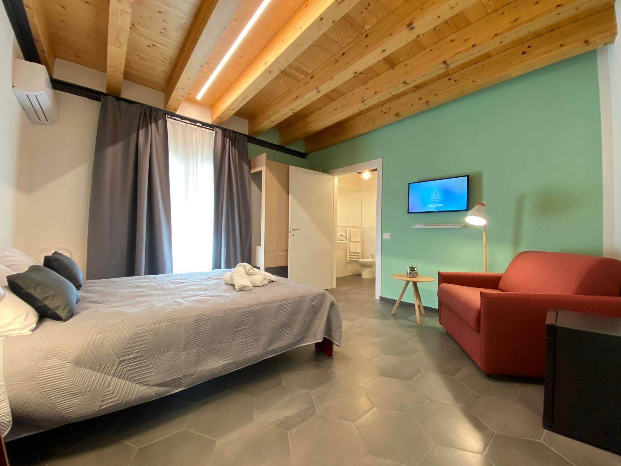 Triple Room Private Bathroom