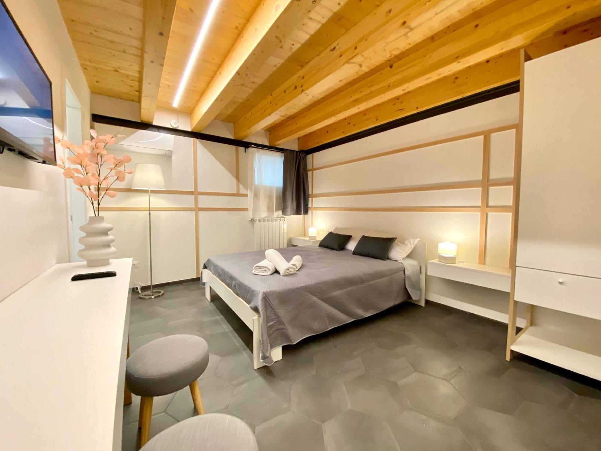 Double Room Private Bathroom