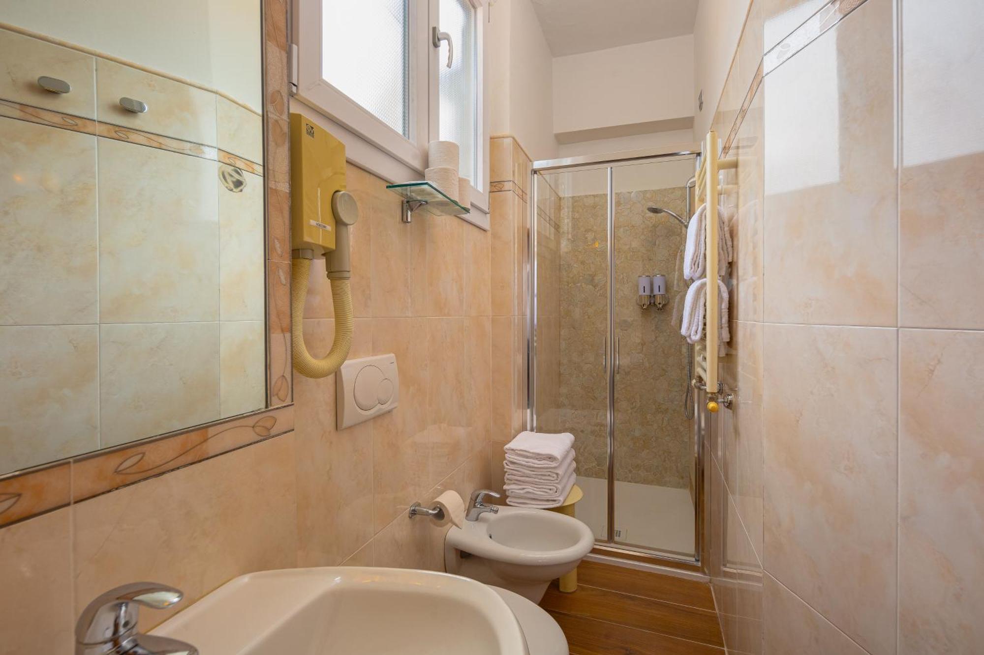 Quadruple Room,1594670524:JPEG