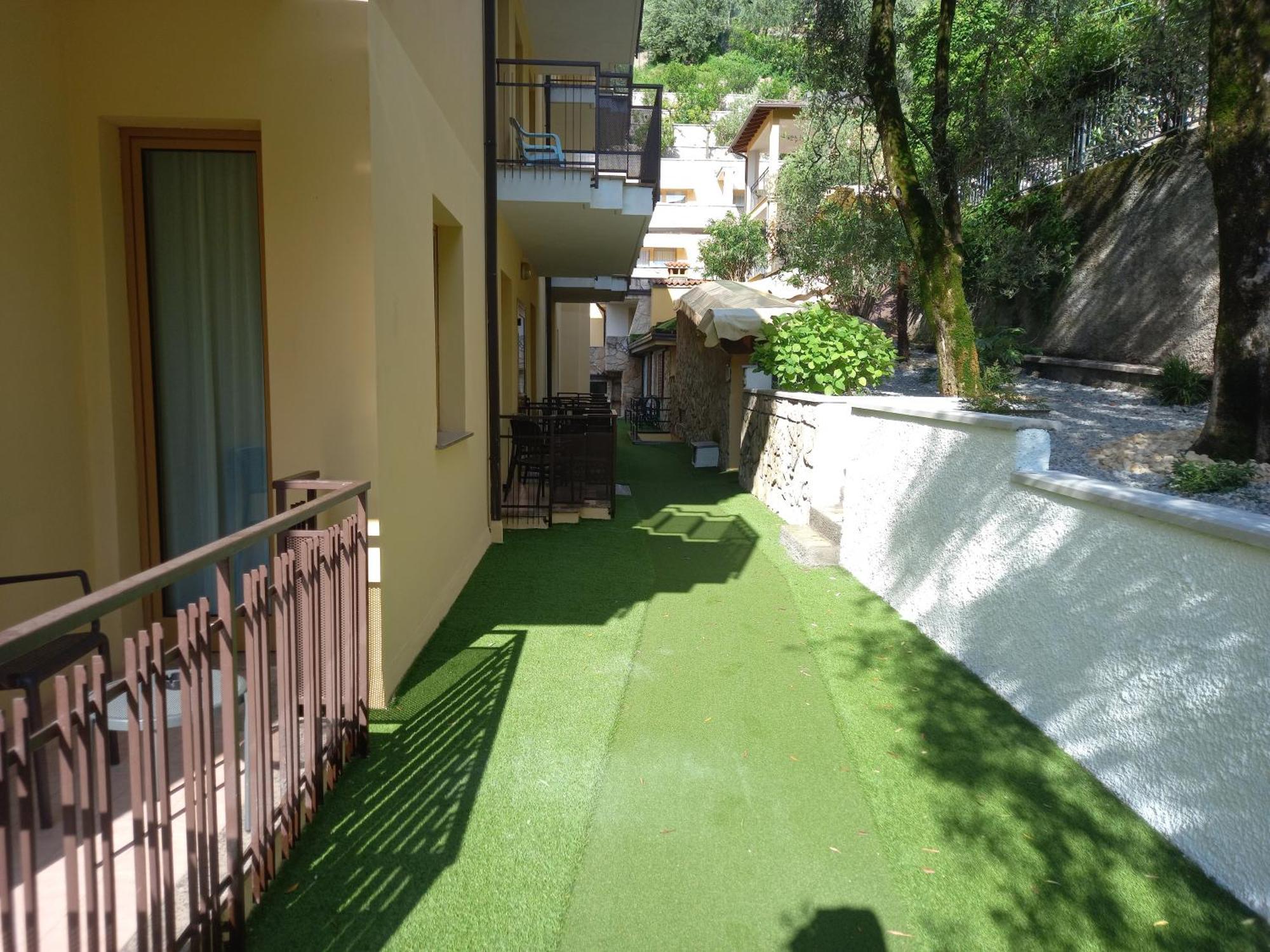 Economy Twin Room Terrace