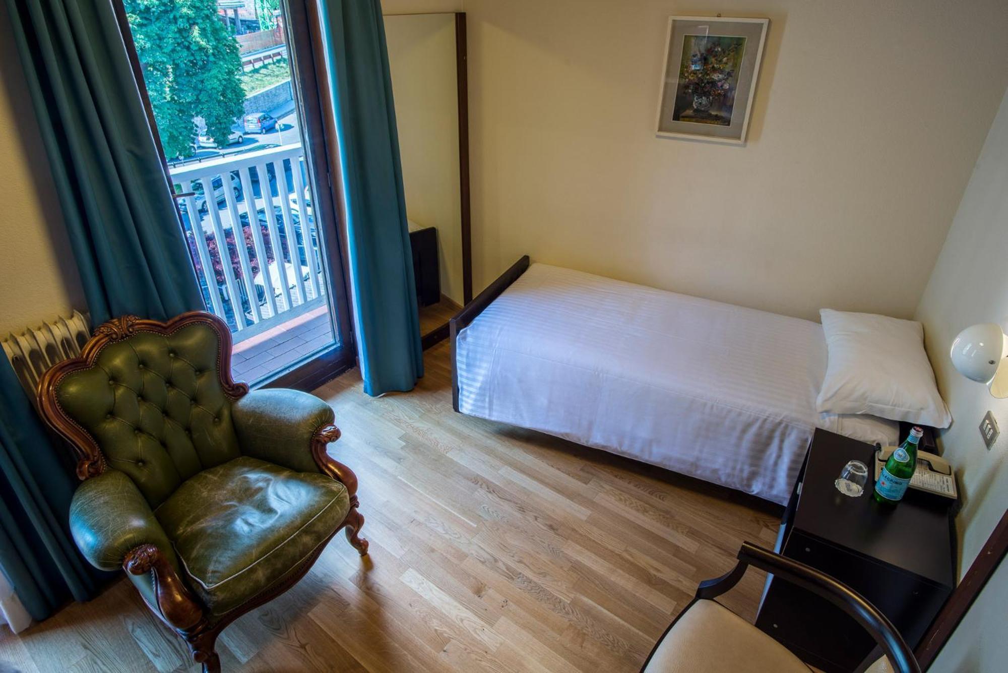 Single Room,1588076033:JPEG