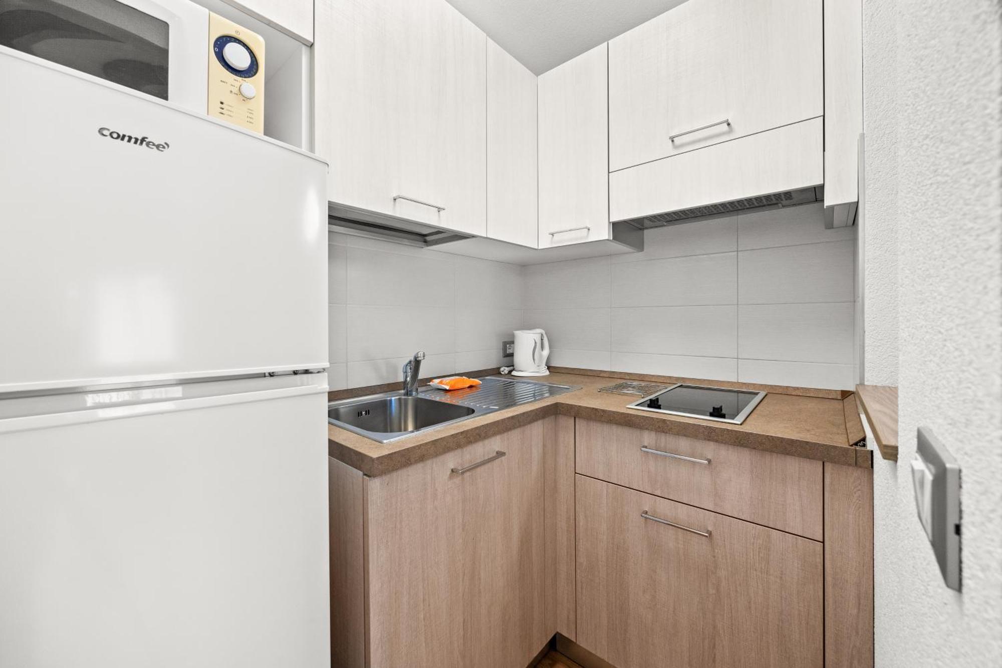 Superior Studio (3 people),1598397585:JPEG