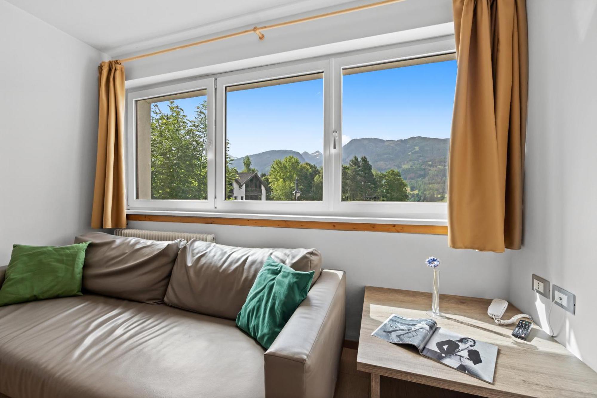 Superior Three-Bedroom Apartment (7 people)