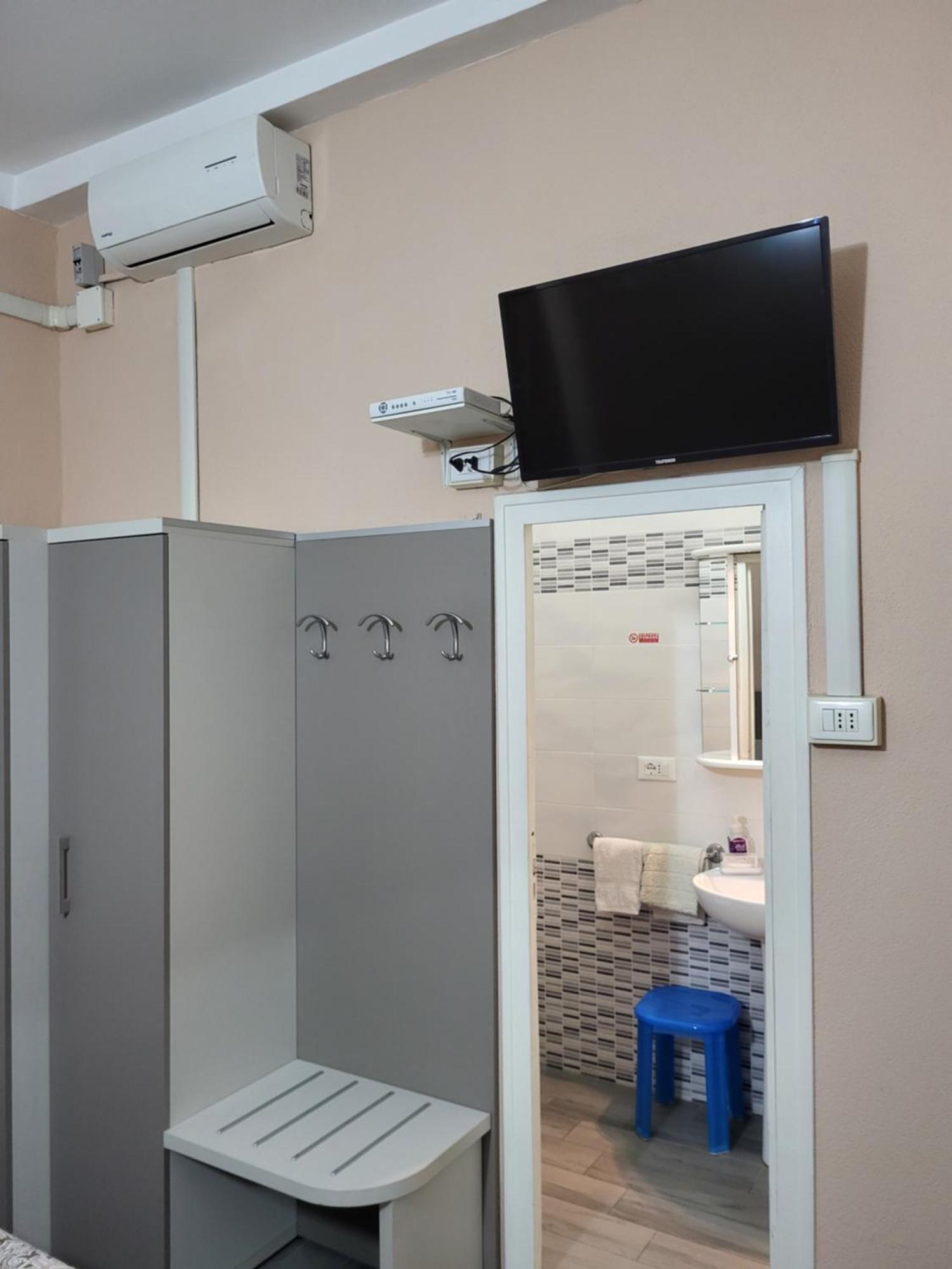 Double Room Private Bathroom