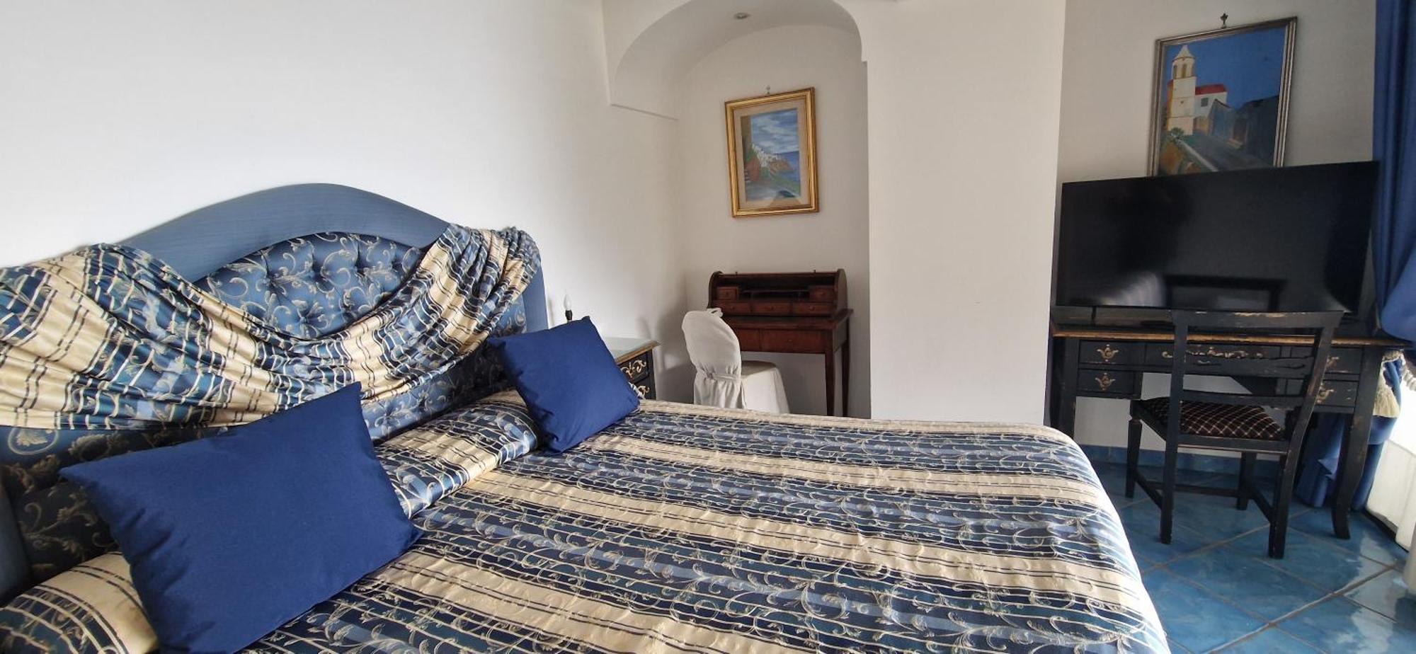 Classic Double Room with Balcony and Sea View