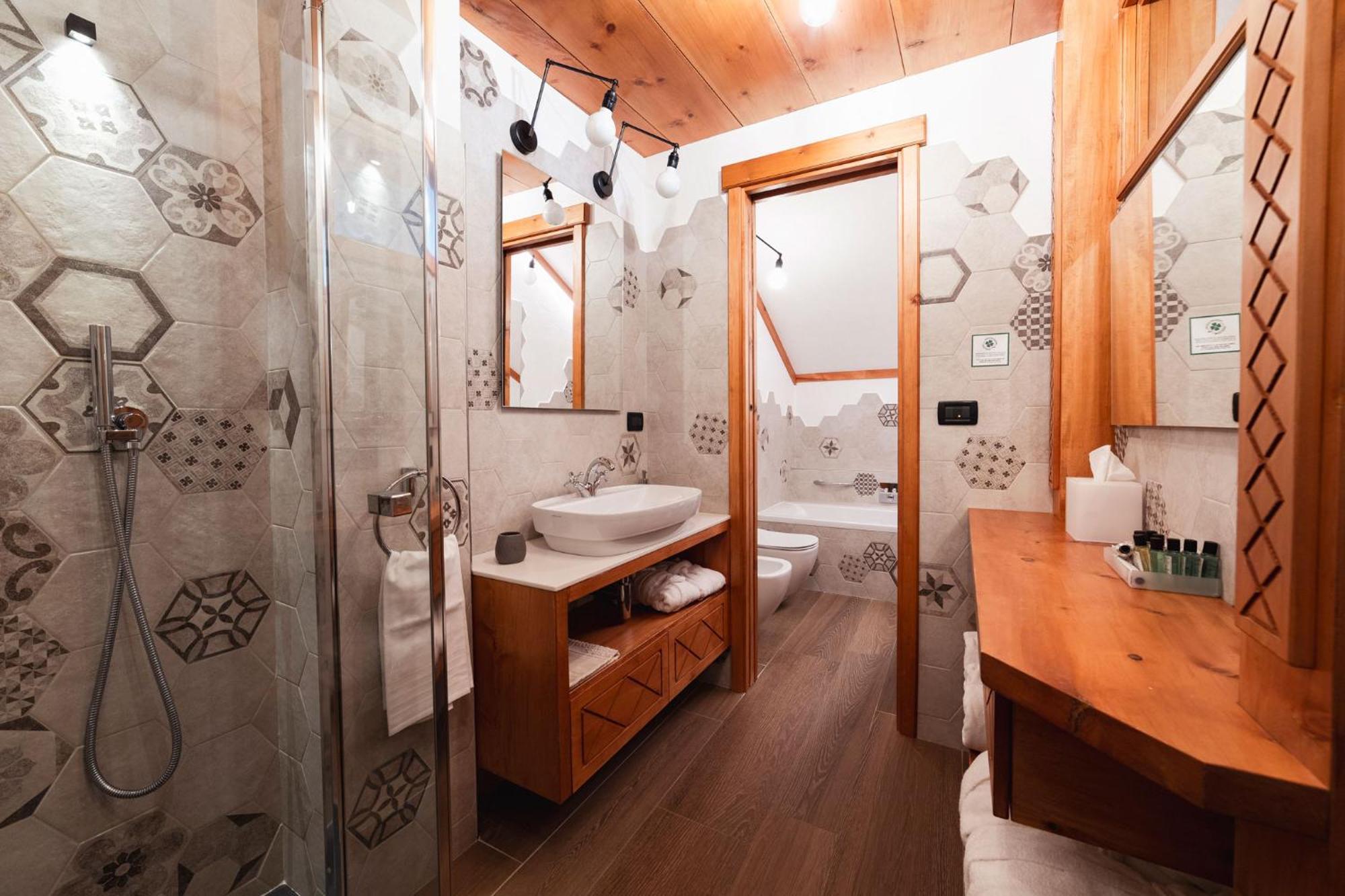 Quadruple Room,1601697915:JPEG