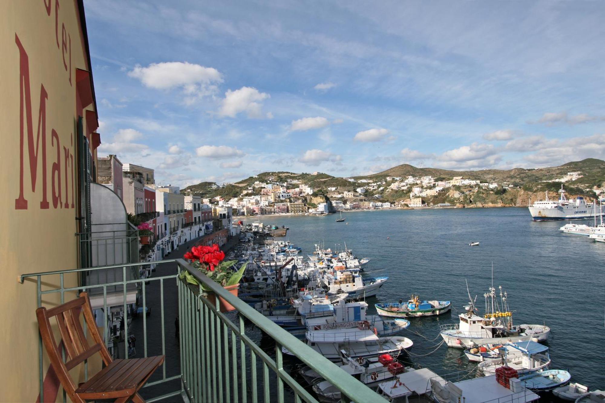 Double or Twin Room with Sea View