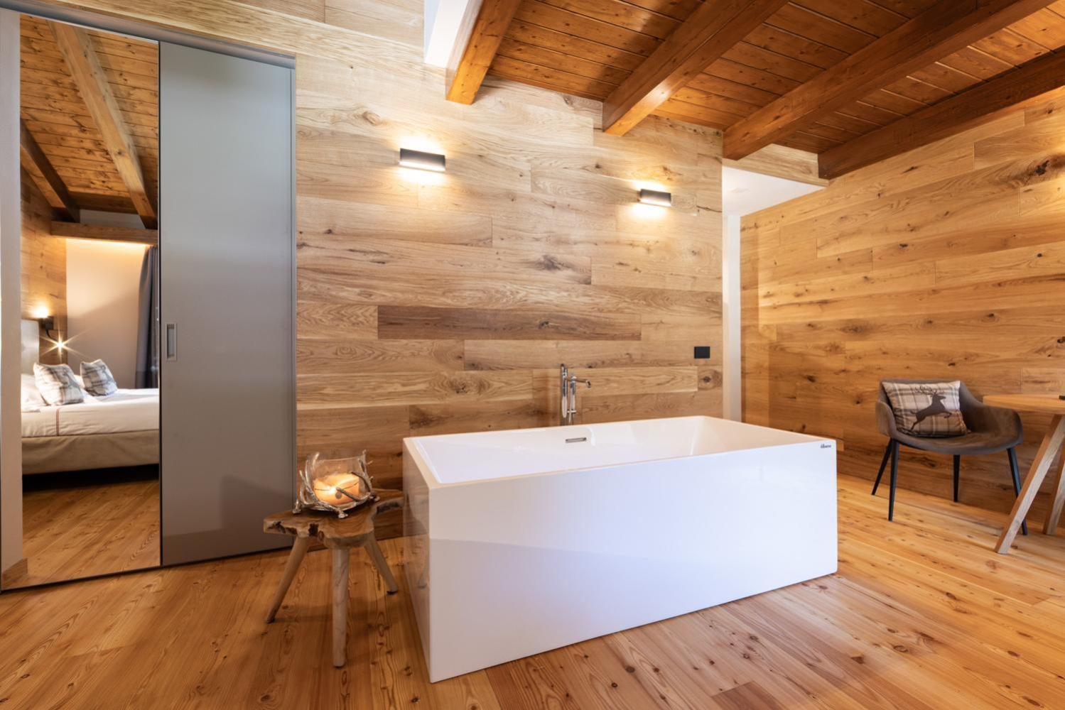 Junior Suite with Balcony,1604767143:JPEG