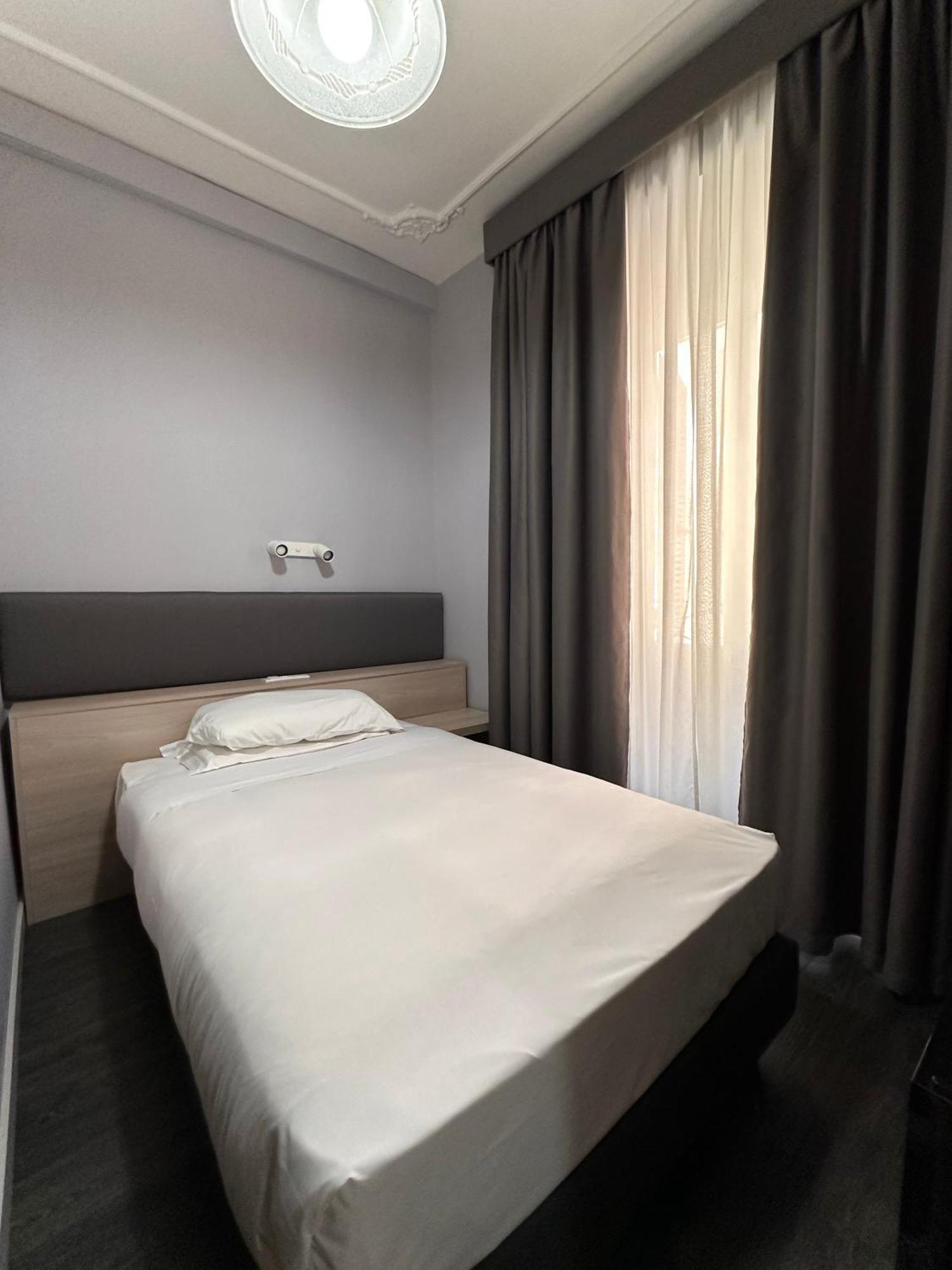 Single Room with French Bed,1634397483:JPEG