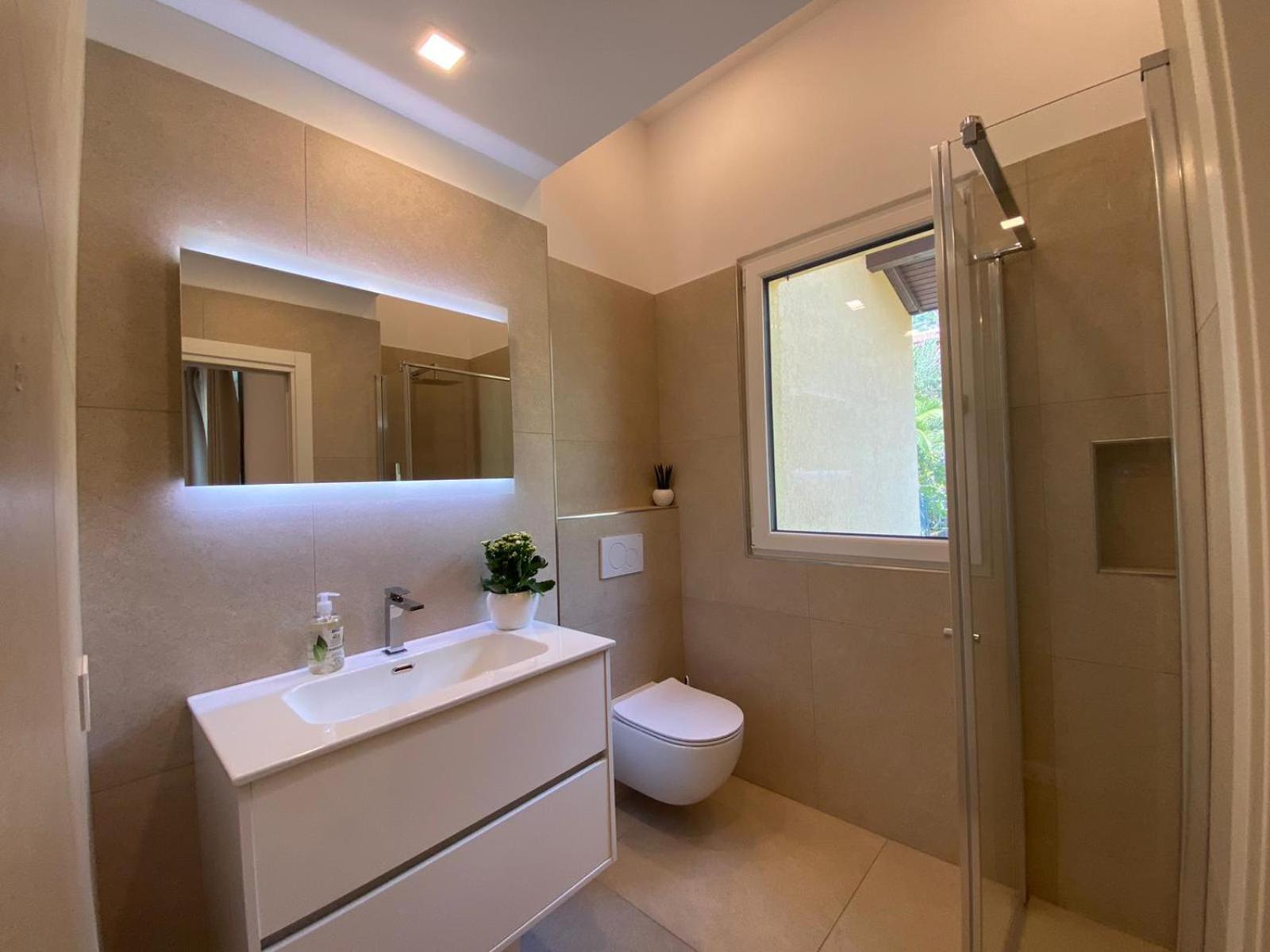 Double Room Mountain View