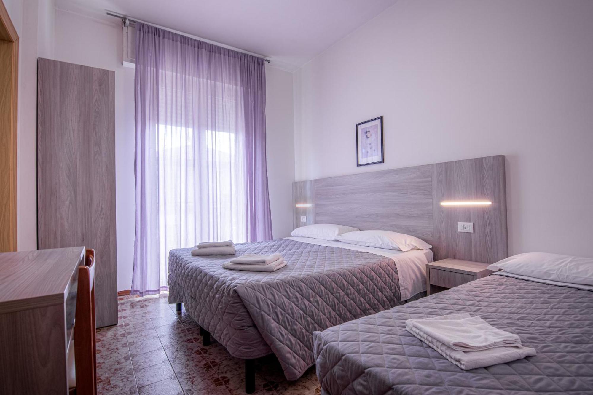 Economy Triple Room,1606565023:JPEG