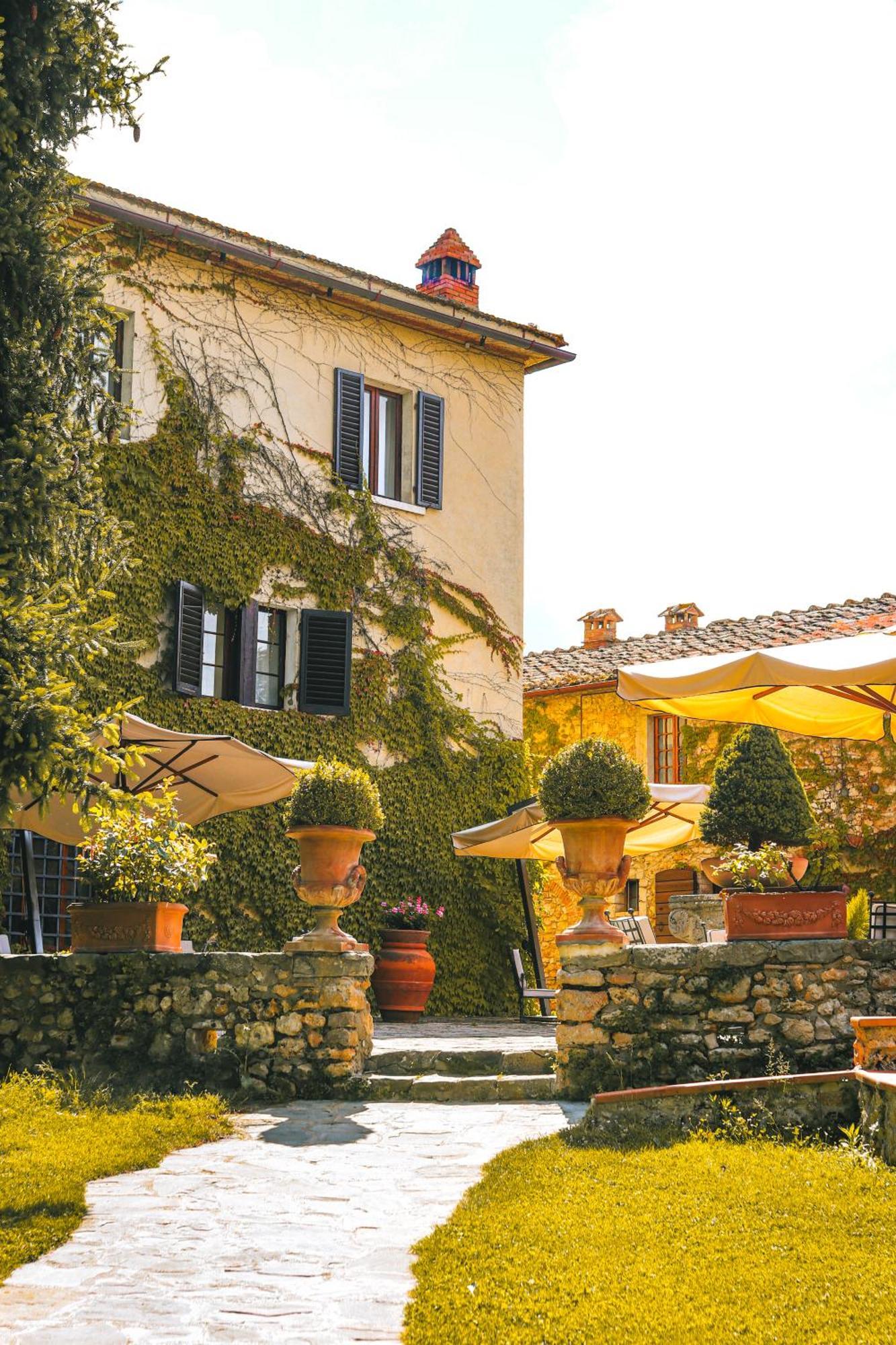 Camera Queen