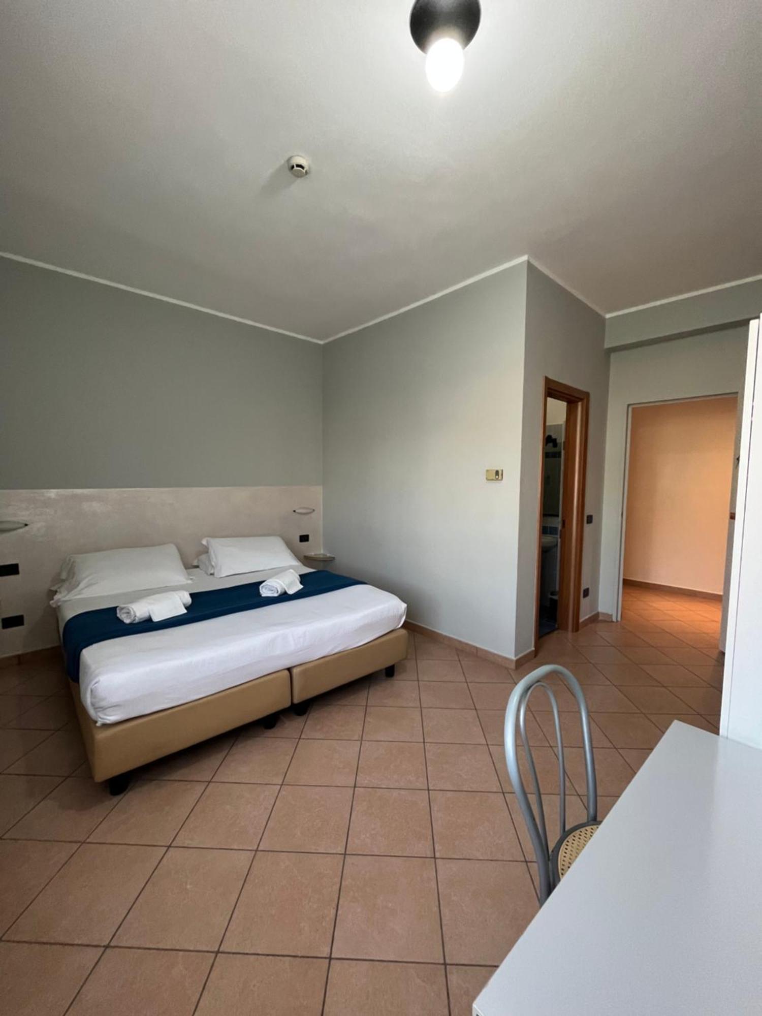 Large Single Room,1652755297:JPEG