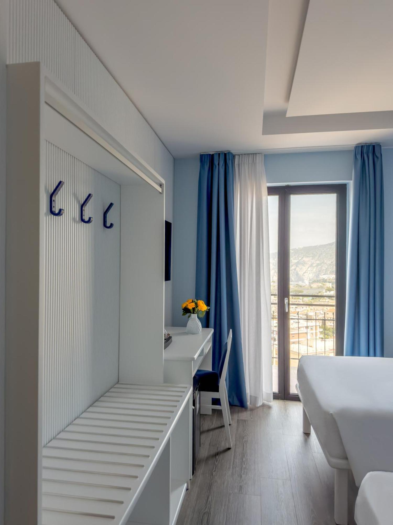 Classic Quadruple Room