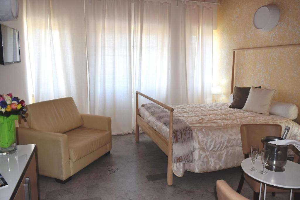 Double Room,1630873969:JPEG