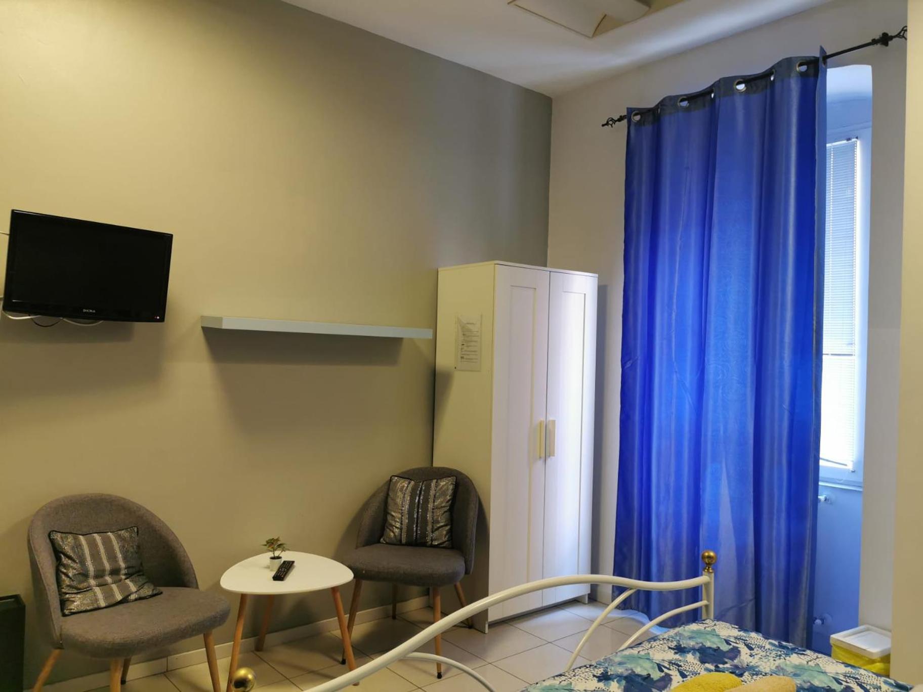 Camera Queen con Bagno in Comune