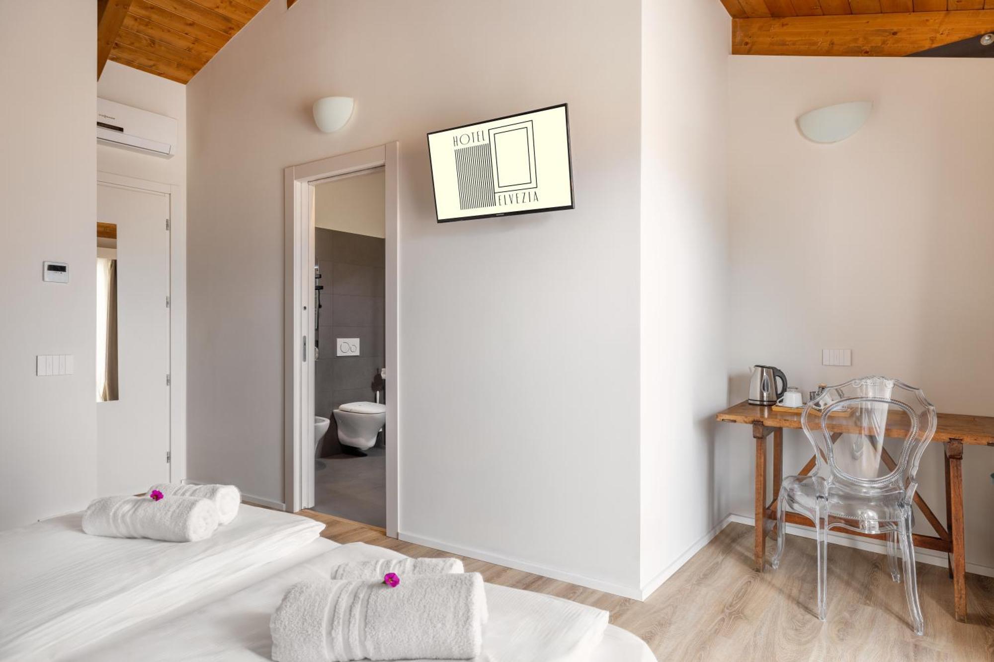 Double Room Lake View