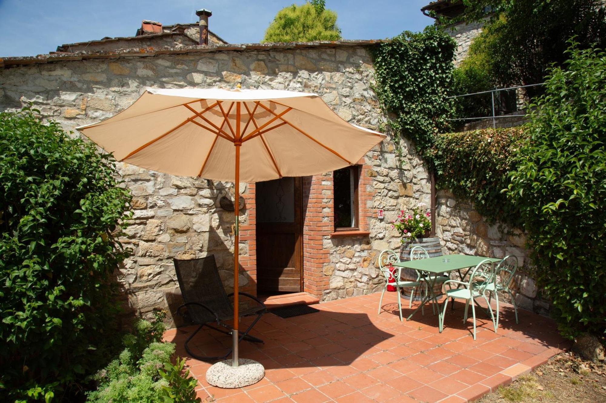 Suite with Outdoor Space,1618823116:JPEG