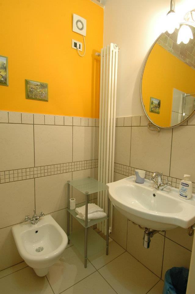 Camera Matrimoniale/Doppia con Letti Singoli con Bagno Privato
