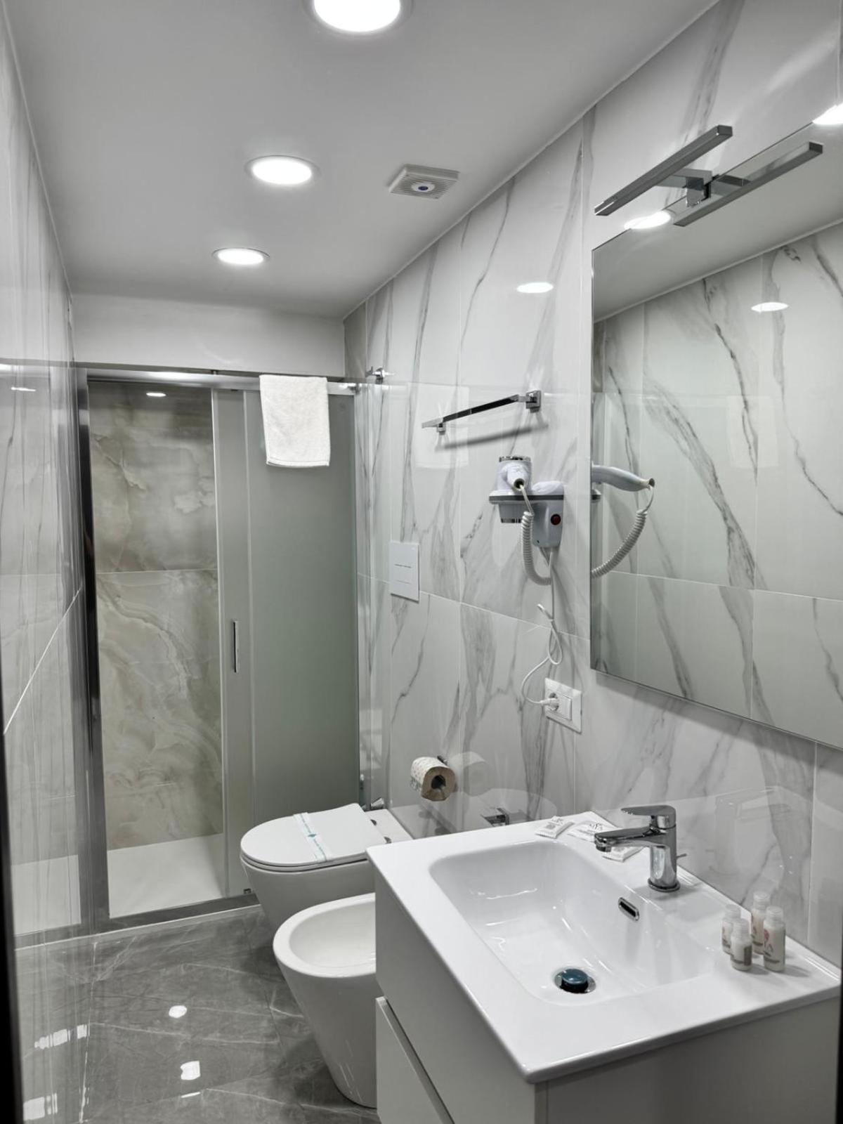 Double Room Private Bathroom