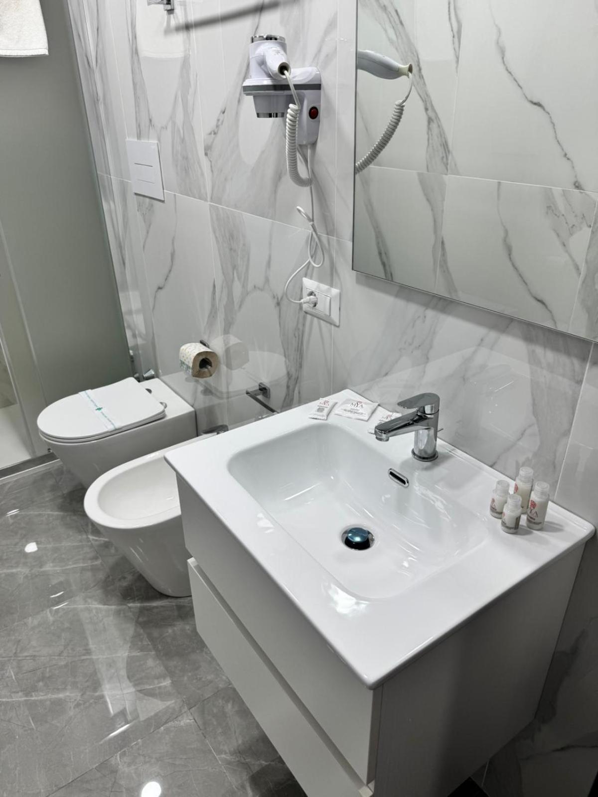 Double Room Private Bathroom