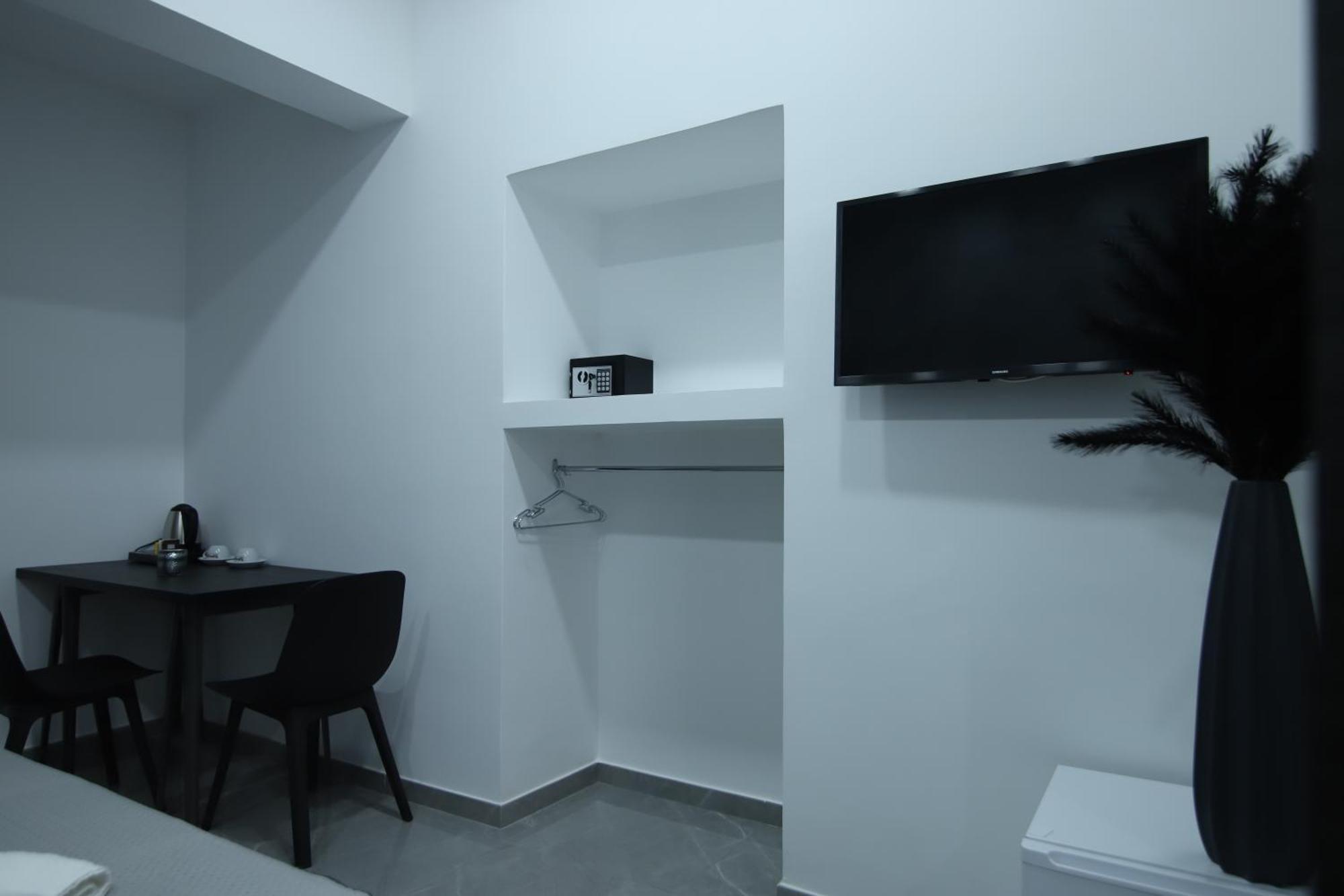 Double Room Private Bathroom