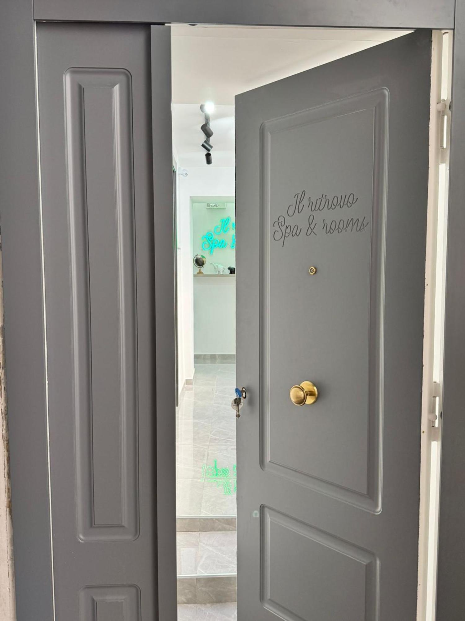 Double Room Private Bathroom