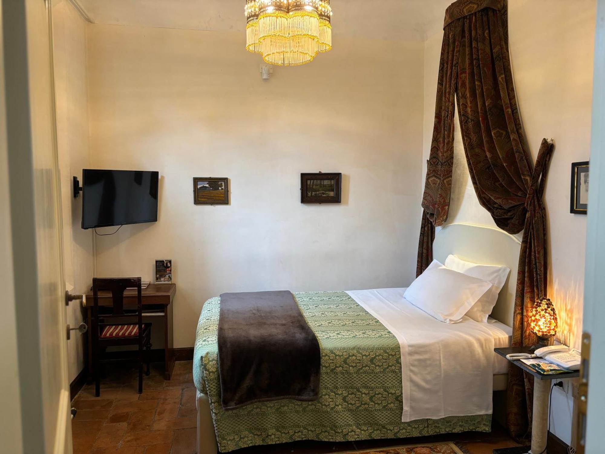 Large Single Room,1623690275:JPEG