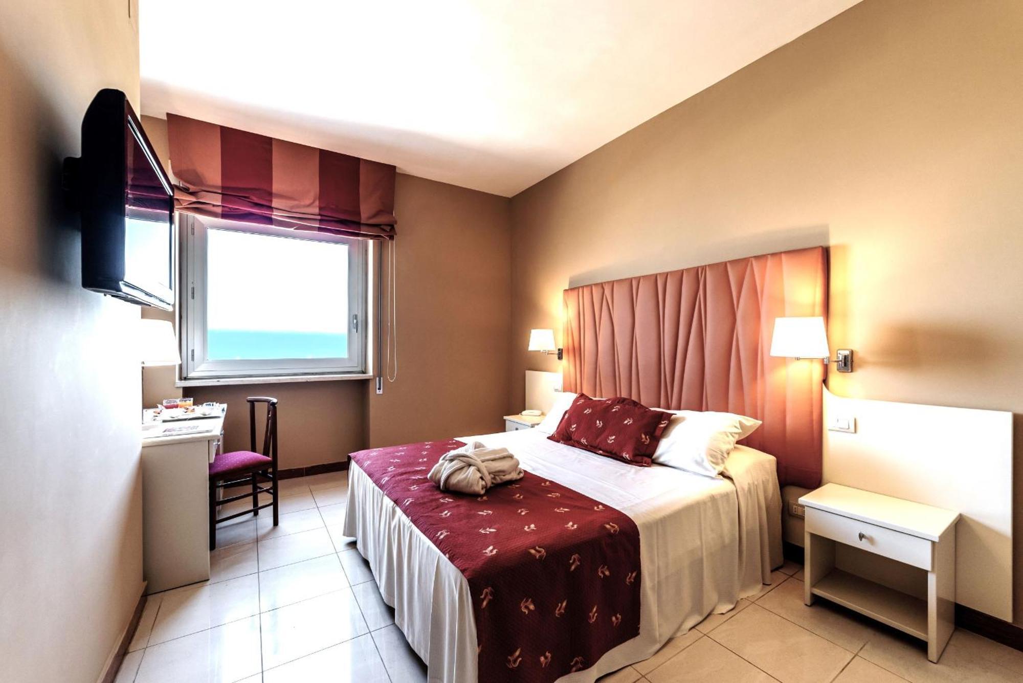 Deluxe Double Room with Sea View