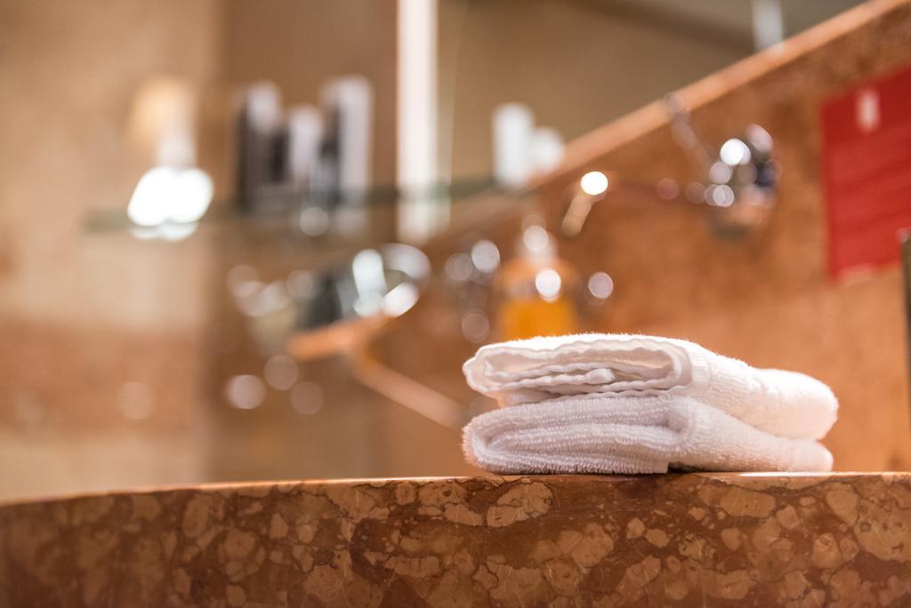 Junior Suite with Spa Access