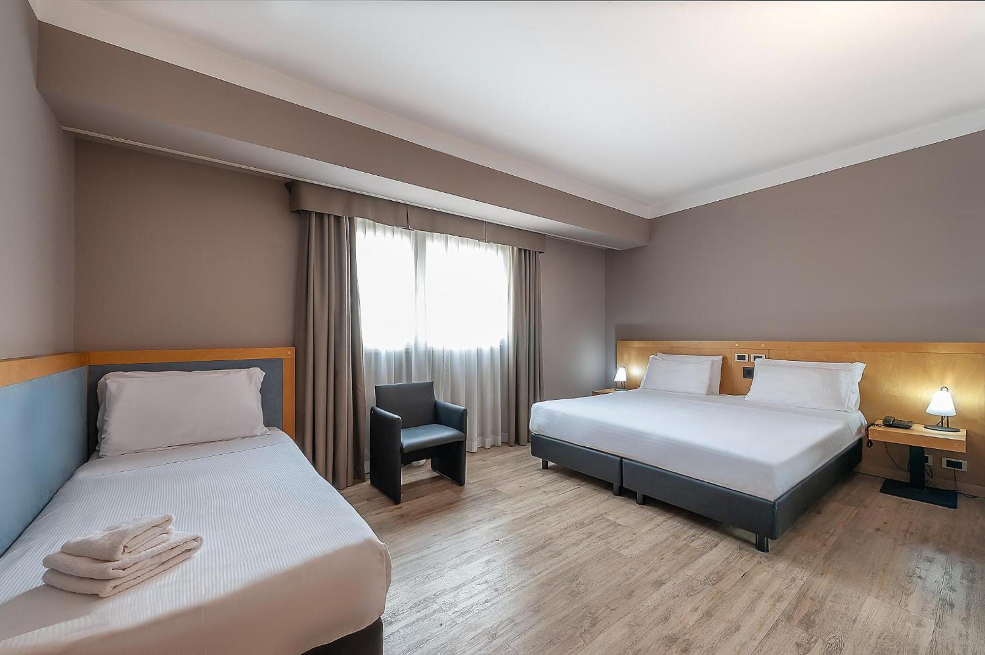 Economy Triple Room,1627930596:JPEG