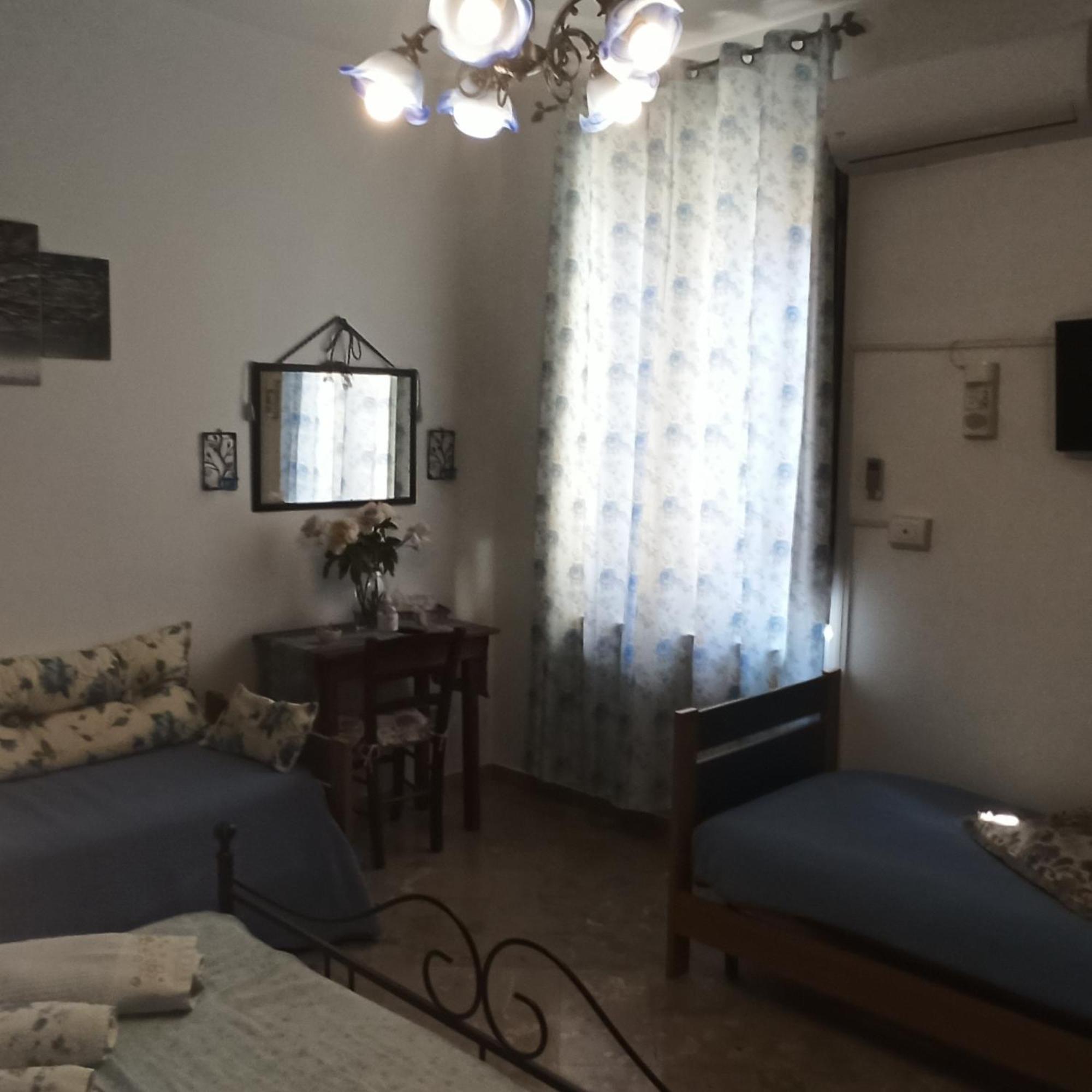 Double Room,1347645209:JPEG