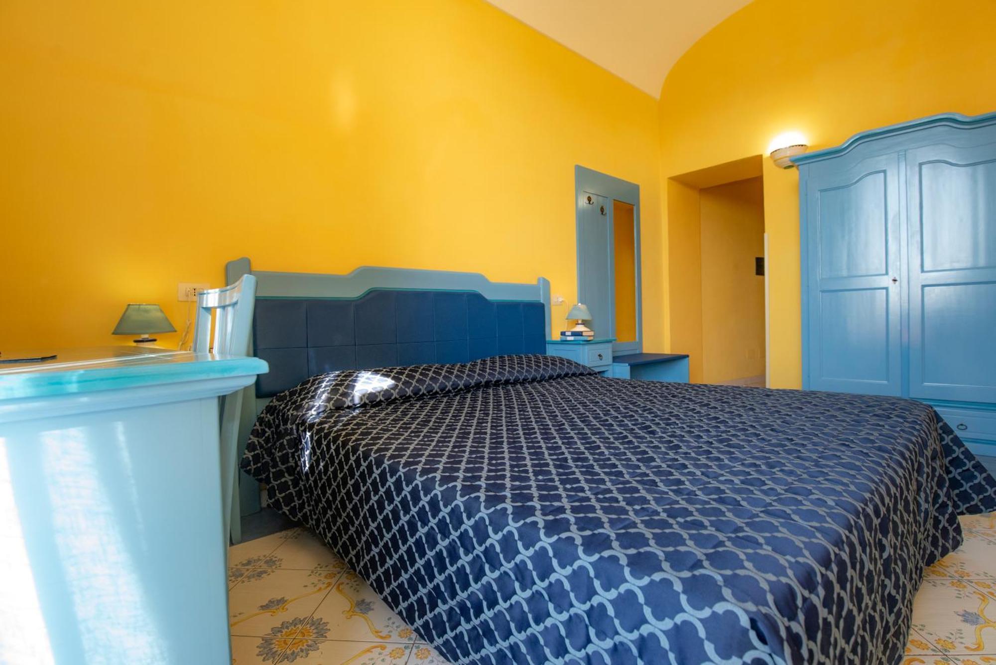 Deluxe Double or Twin Room with Sea View