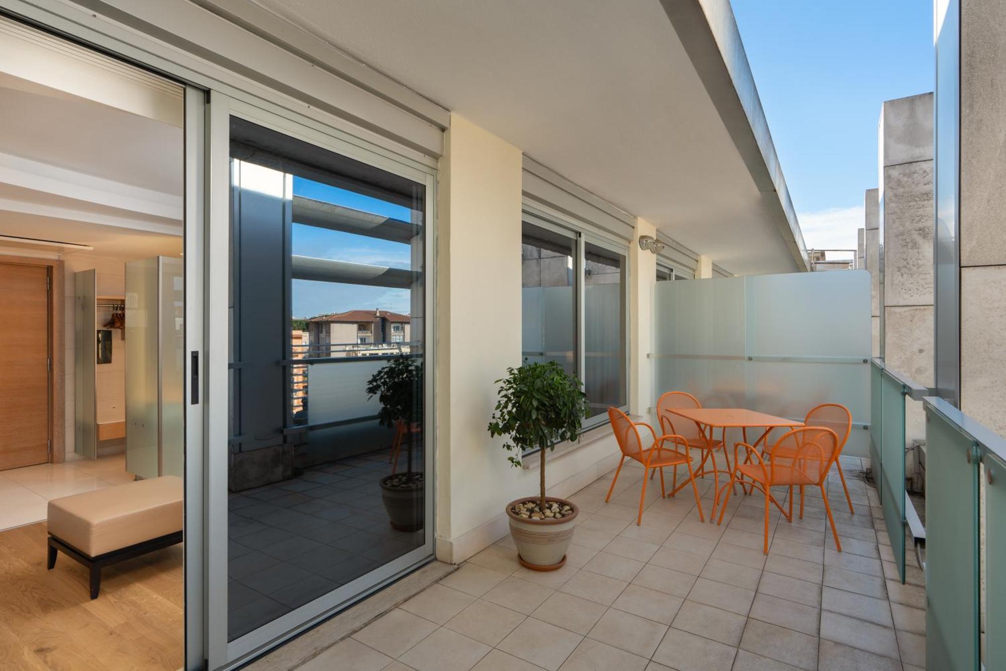 Family Double Bed Balcony,1630863860:JPEG