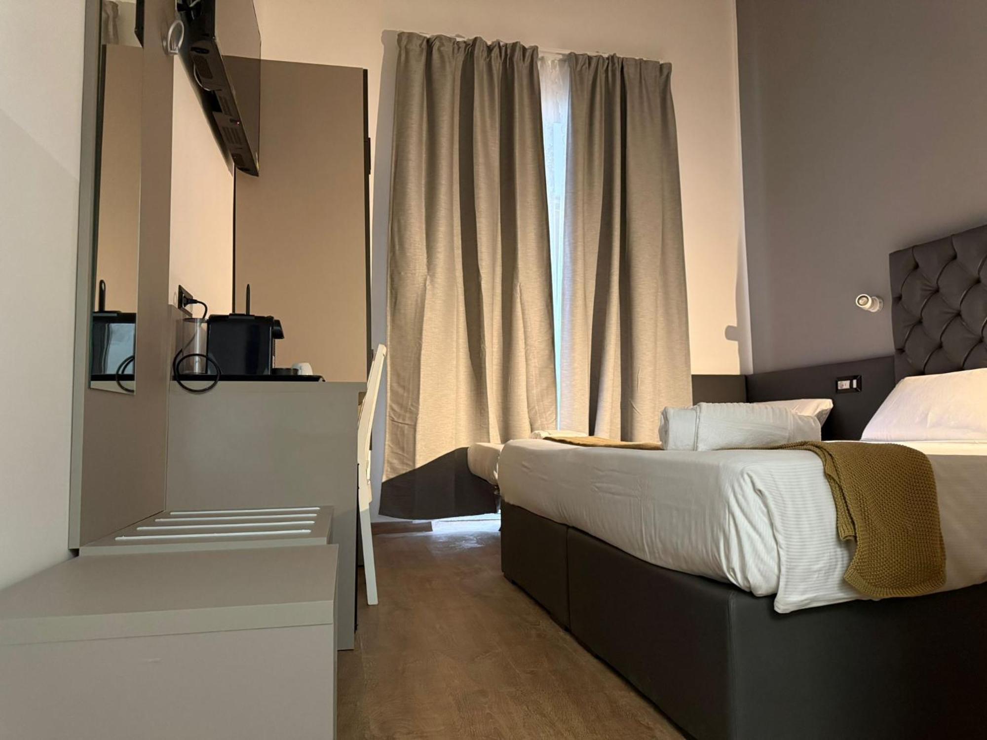 Quarto Triplo com Varanda